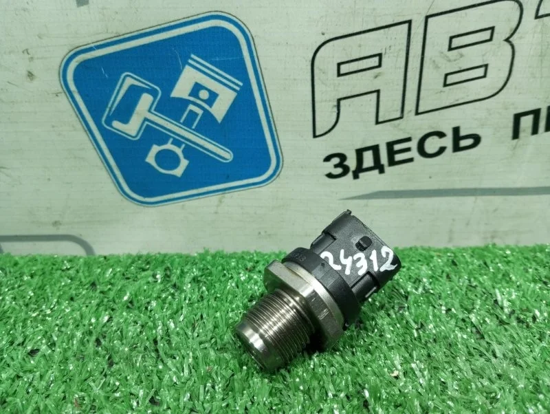 Датчик давления топлива Hyundai Grand Starex 0281002863 D4CB VGT 174Л.С ЕВРО 4