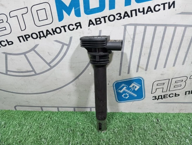 Катушка зажигания Audi A4 06H905115 B8 CDH