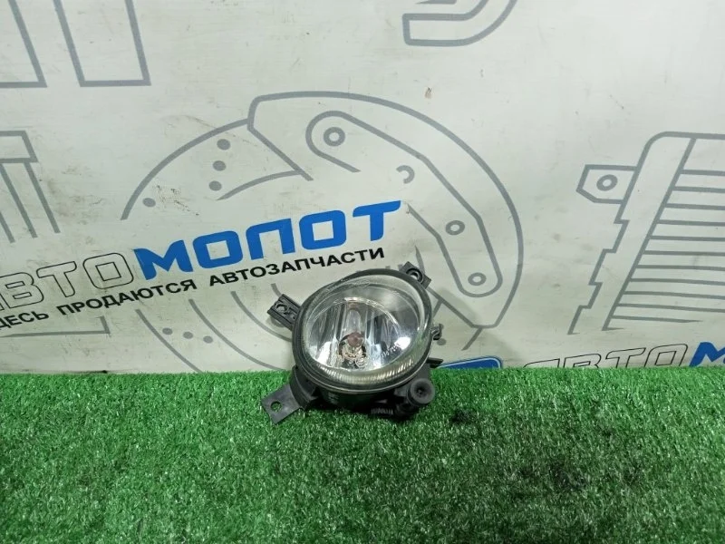 Фара противотуманная правая Audi A3 8E0941700C 8PA CDA