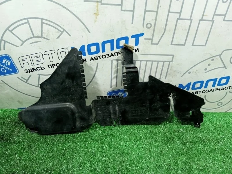 Дефлектор радиатора Nissan Teana 92185JN20A J32 QR25DE, левый