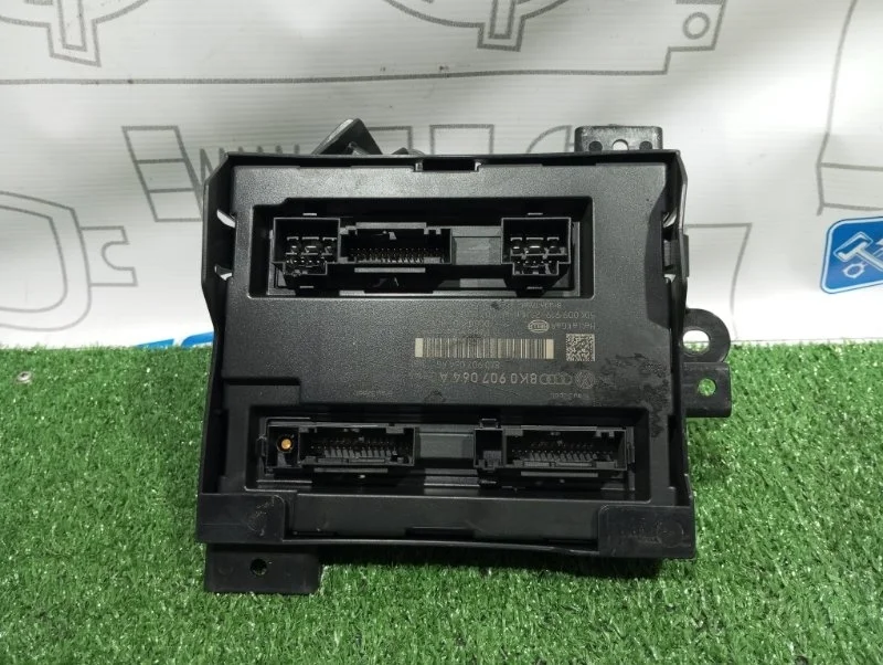 Блок предохранителей Audi A4 8K0907461A 8K5 CDH