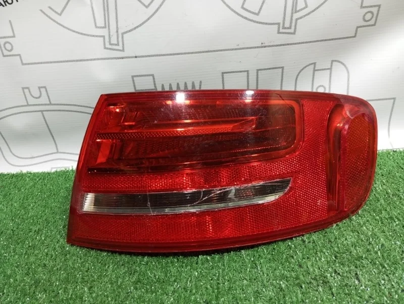 Фонарь задний правый Audi A4 2197220204 B8 CDH, правый