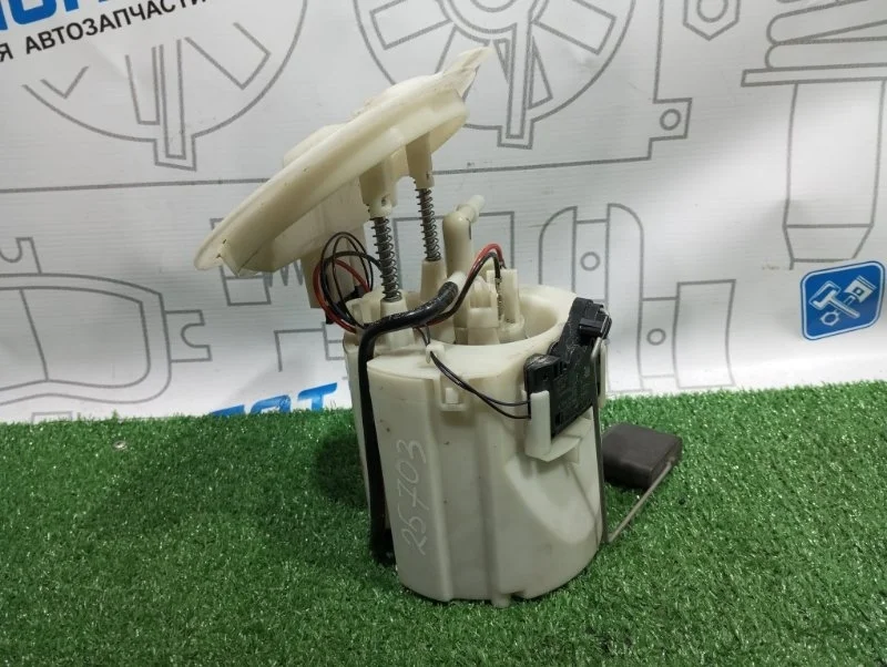 Топливный насос Mercedes-Benz C-Class A2044700294 W204 271860