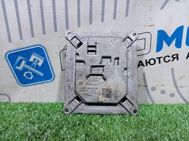 Блок управления фарой Audi A4 1307329218 B8 CDH
