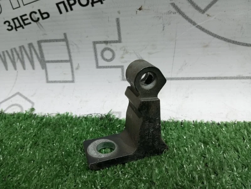 Петля двери Audi A4 8K0831401B B8 CDH