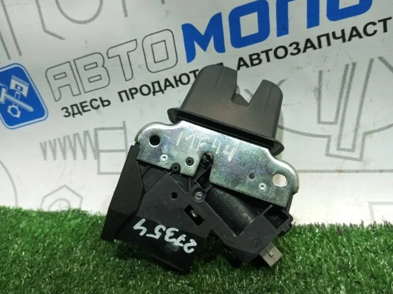 Замок багажника Audi A4 4F5827505D B8 CDH