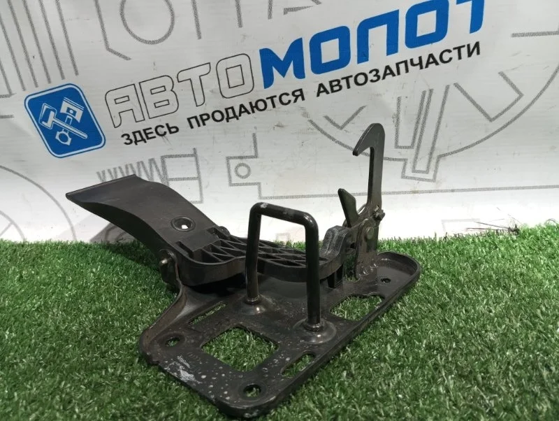 Замок капота Audi A4 8T0823480 B8 CDH