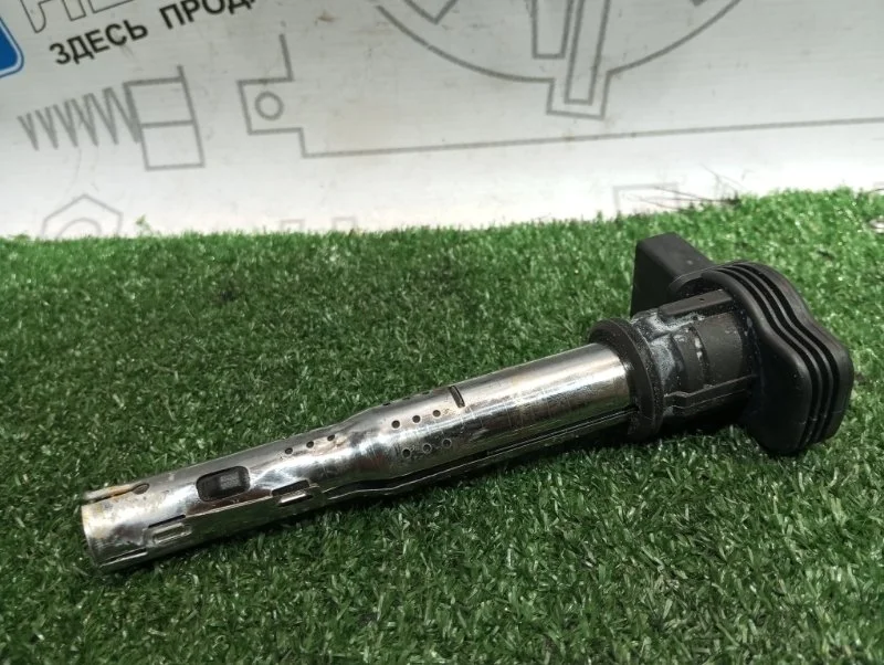 Катушка зажигания Audi A4 07K905715F B8 CDH