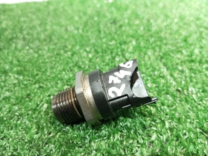 Датчик давления топлива Hyundai Grand Starex 0281002863 D4CB VGT 174Л.С ЕВРО 4