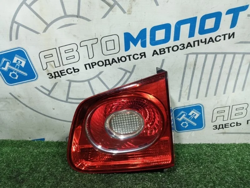 Фонарь задний правый Volkswagen Tiguan 5N0945094C 5N1 CAW, правый