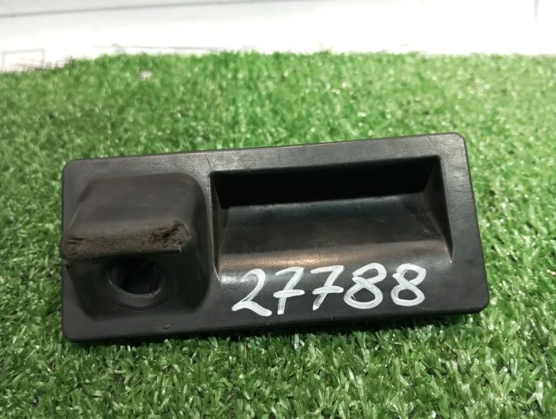 Ручка открывания багажника Volkswagen Tiguan 5N0827566A 5N1 CAW