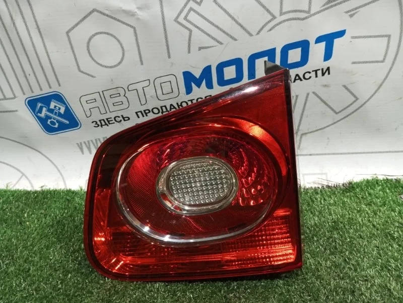 Фонарь задний правый Volkswagen Tiguan 5N0945094C 5N1 CAW, правый