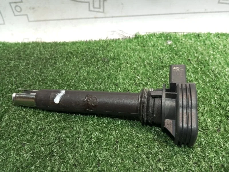 Катушка зажигания Audi A4 06H905115 B8 CDH