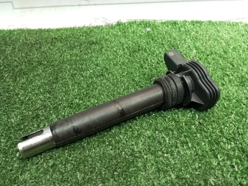 Катушка зажигания Audi A4 06H905115 B8 CDH