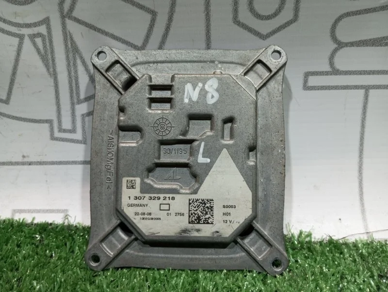 Блок розжига ксенона Audi A4 1307329218 B8 CDH, левый