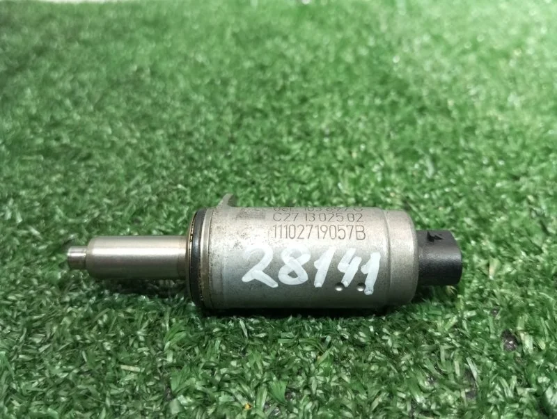 Клапан электромагнитный Audi A6 Avant 06E103697G C7 CHV