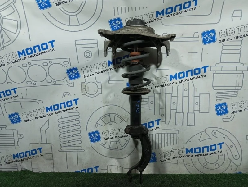 Стойка передняя Audi A4 8K0413031AF B8 CDH