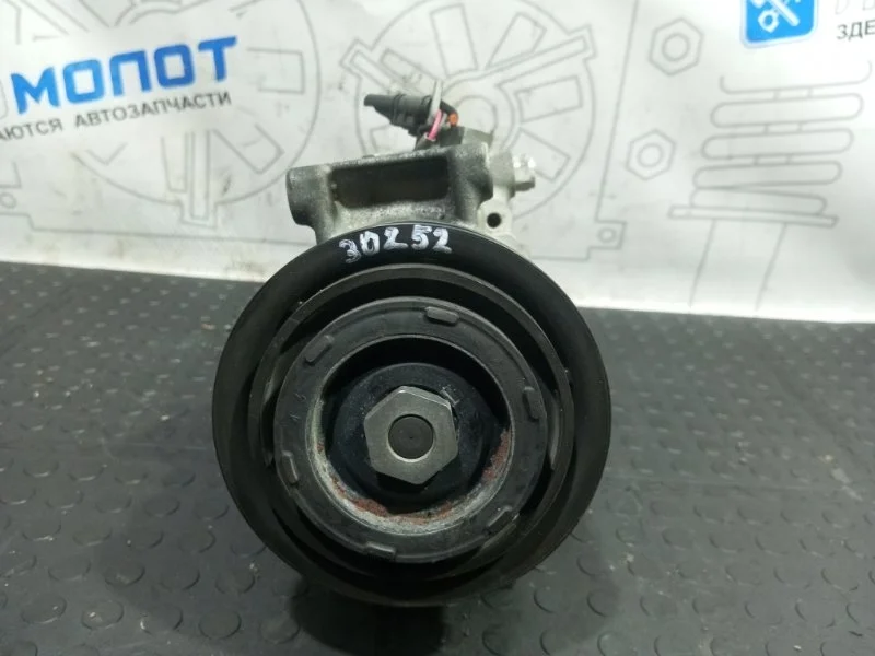 Компрессор кондиционера BMW 1-Series 64529222308 F21 N13B16A