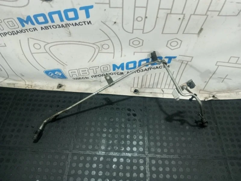 Патрубок системы охлаждения Volkswagen Tiguan 06J121075B NF CAW