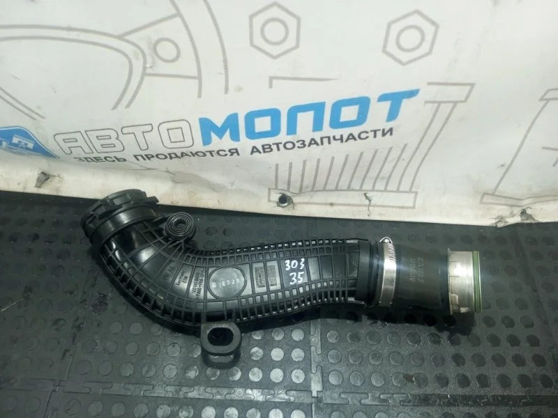 Патрубок интеркулера Volkswagen Tiguan 1K0145840R NF CAW