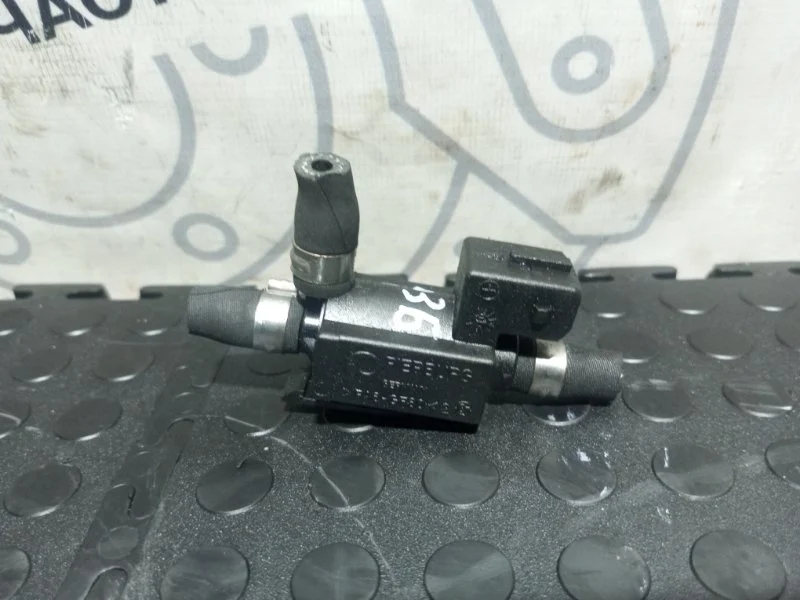 Клапан вакуумный Mercedes-Benz E-Class A2661530059 W212 271860
