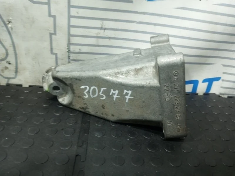 Опора ДВС Mercedes-Benz C-Class A2712232304 W204 271860, правая