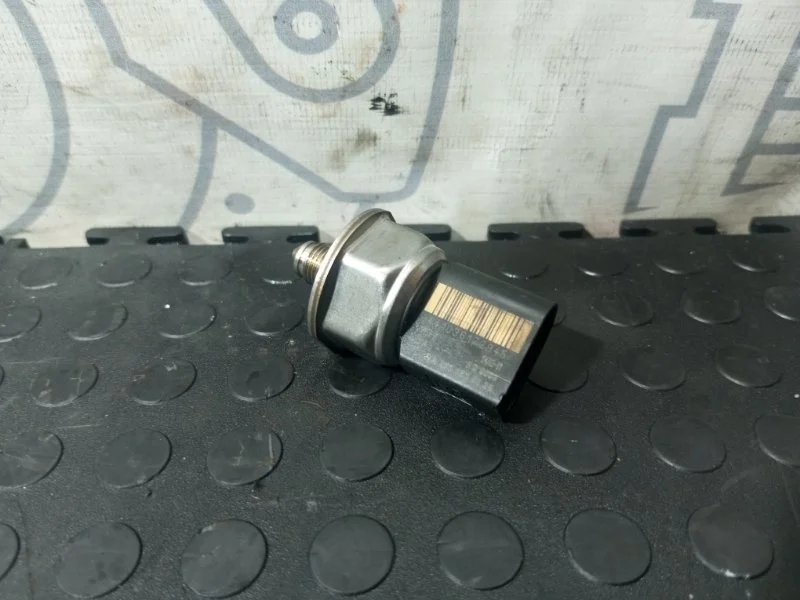 Датчик давления топлива Mercedes-Benz C-Class A2711530328 W204 271860