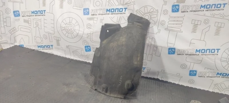 Подкрылок передний правый Audi A4 8K0821172 B8 CDH