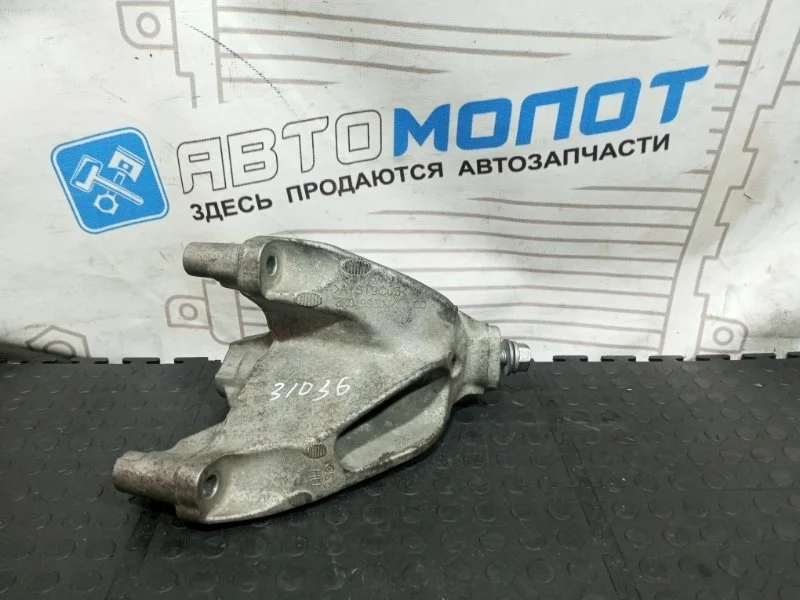 Кронштейн двигателя Audi A4 4 A5 8K0199307, левый