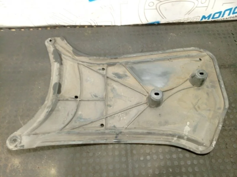 Защита днища Audi A4 8K0825219 B8 CDH