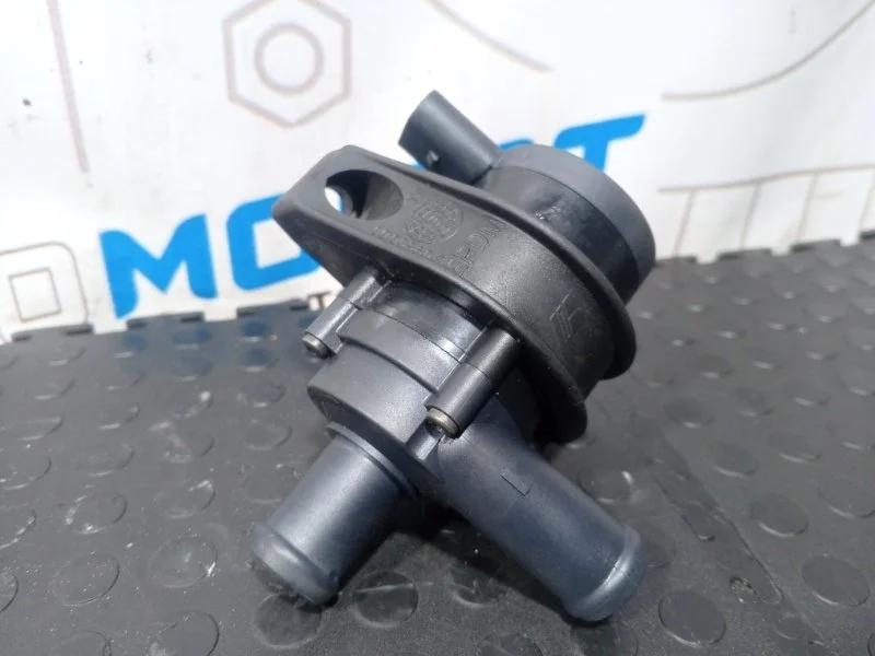 Насос водяной (помпа) Volkswagen Golf 6 1K0965561F 5K5 CAV