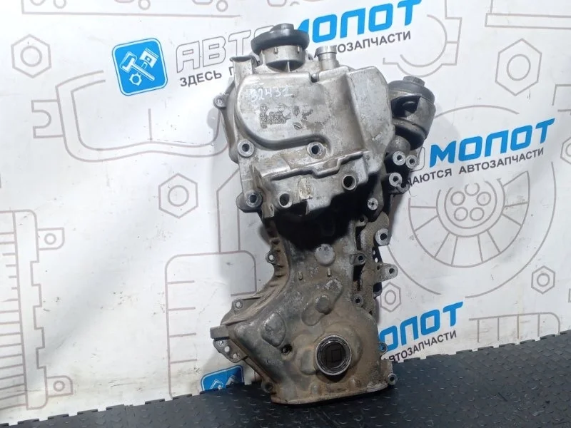 Крышка ГБЦ передняя Volkswagen Golf 03C109211 MK6 BMY