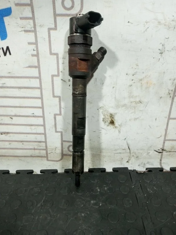 Форсунка топливная Hyundai Grand Starex 338004A500 D4CB VGT 174Л.С ЕВРО 4