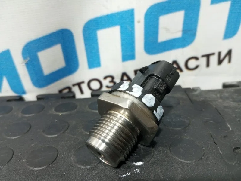 Датчик давления топлива Hyundai Grand Starex 0281002863 D4CB VGT 174Л.С ЕВРО 4