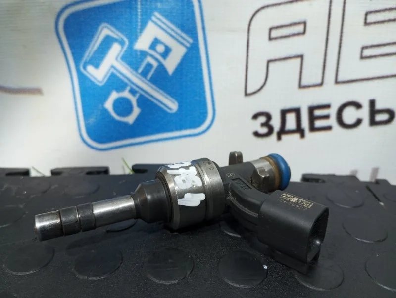 Форсунка топливная Cadillac Srx 12629927 LF1 3.0