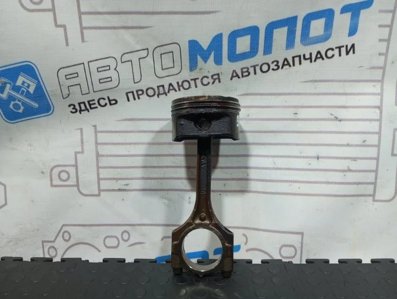 Поршень с шатуном Kia Rio 2010-2017 235102B110 G4FC