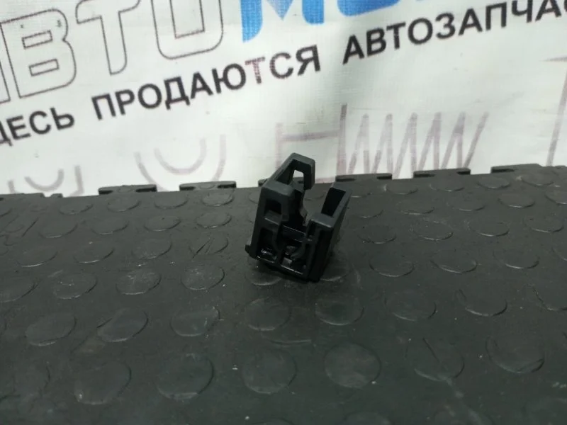 Клипса кузова 921730U000