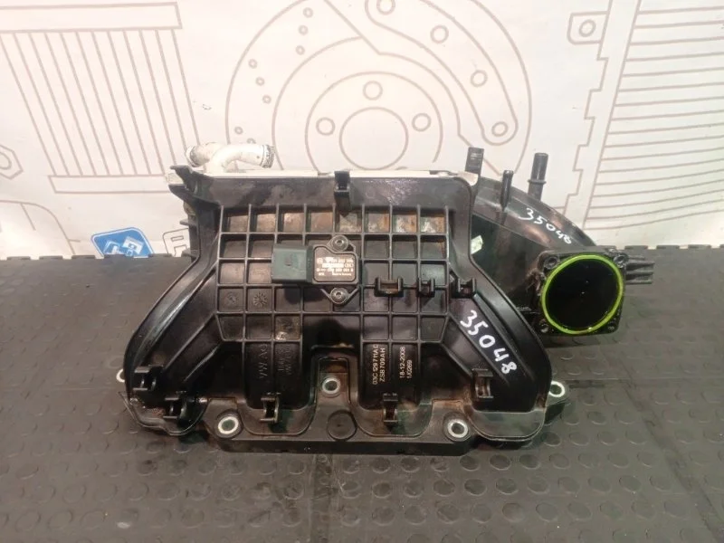 Коллектор впускной Audi A1 03C129711AD 8X1 CAXA