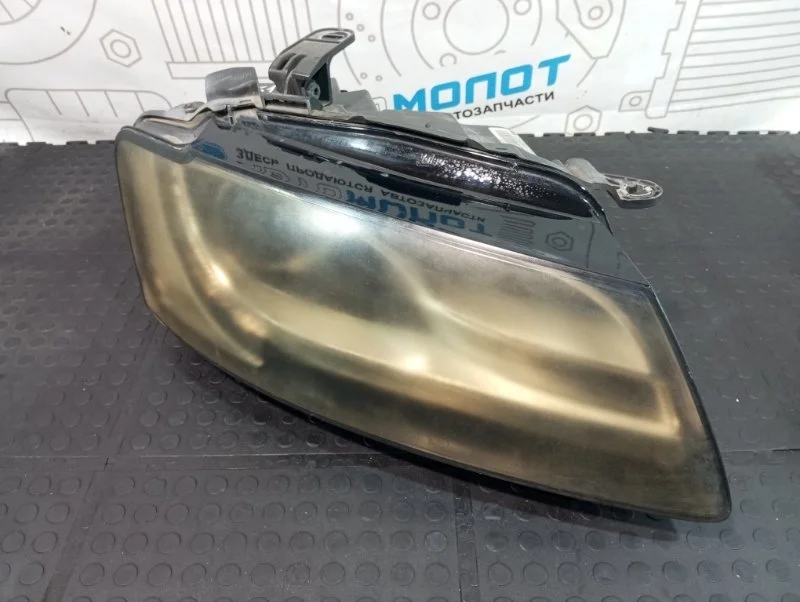 Фара правая Audi A5 2010 8T0941004 8TA CDNC