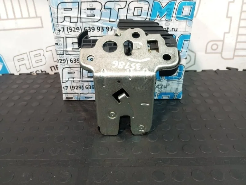 Замок двери багажника Audi A3 2011 8K9827505 8PA CAXC