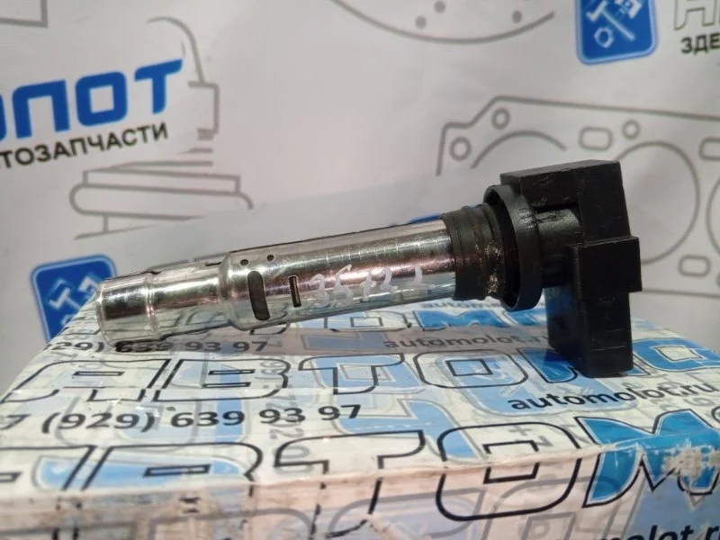 Катушка зажигания Volkswagen Golf 036905715F 1K1 1K5