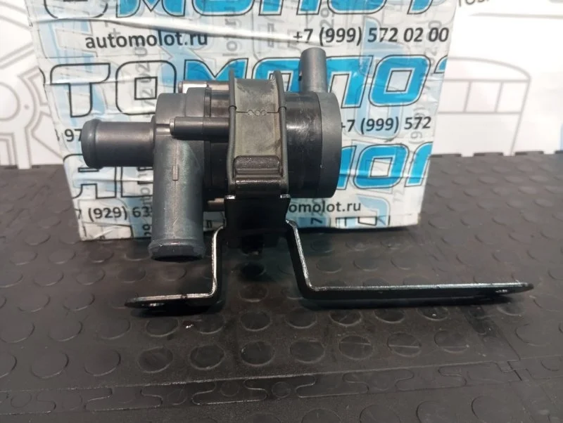 Насос охлаждения турбины Audi A3 2011 1K0965561F 8PA CAXC
