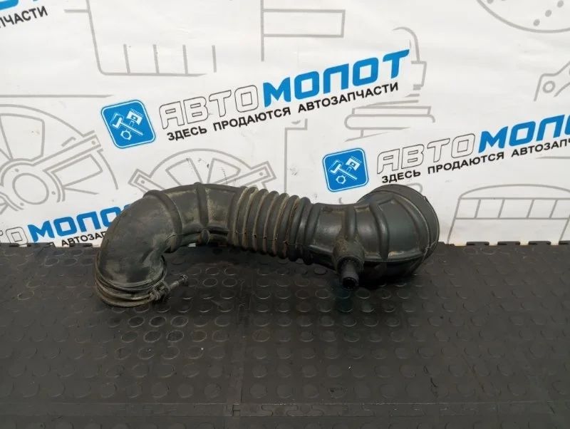 Патрубок воздушного фильтра Kia Sorento 281303E210 BL D4CB 145Л.С ЕВРО 3