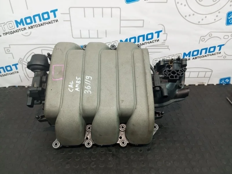 Коллектор впускной Audi A5 06E133210L 8T3 CAL