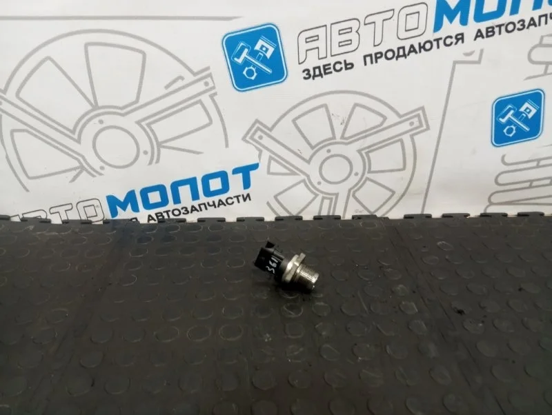 Датчик давления топлива Hyundai Grand Starex 0281002863 D4CB VGT 174Л.С ЕВРО 4