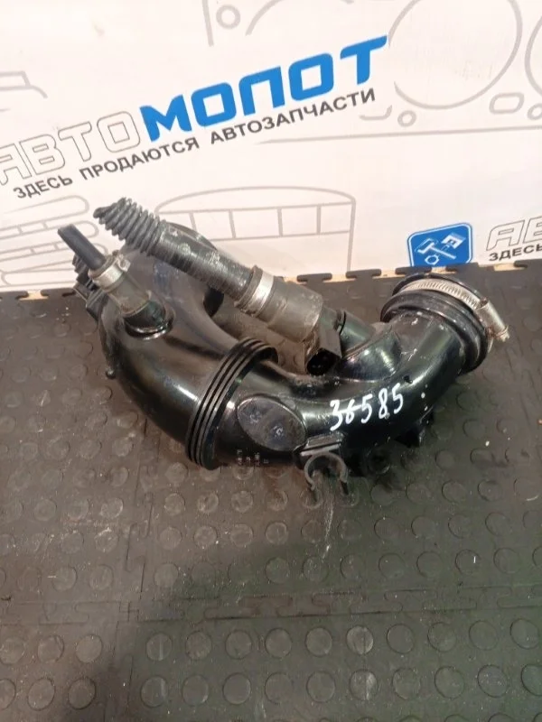 Патрубок воздушного фильтра Mercedes-Benz C-Class A2740900029 W205 274920