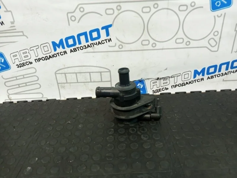 Насос водяной (помпа) Audi A3 2011 1K0965561F 8PA CAXC