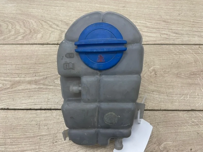 Бачок расширительный Audi A6 2011-2018 4G