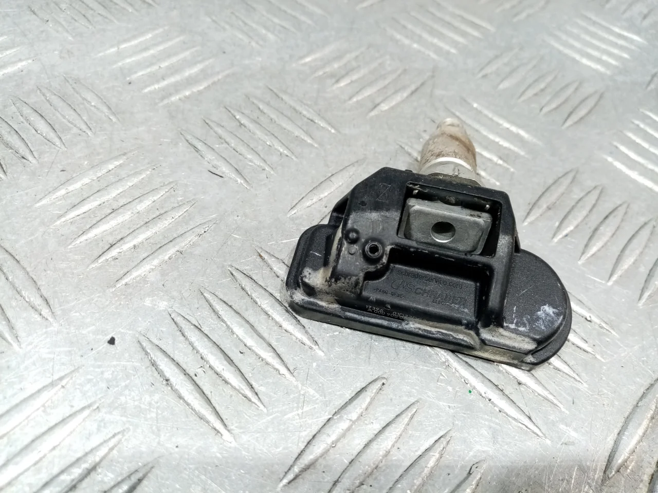 [Б/У] Датчик давления в шине TPMS Mercedes [Код: 00655465 ]