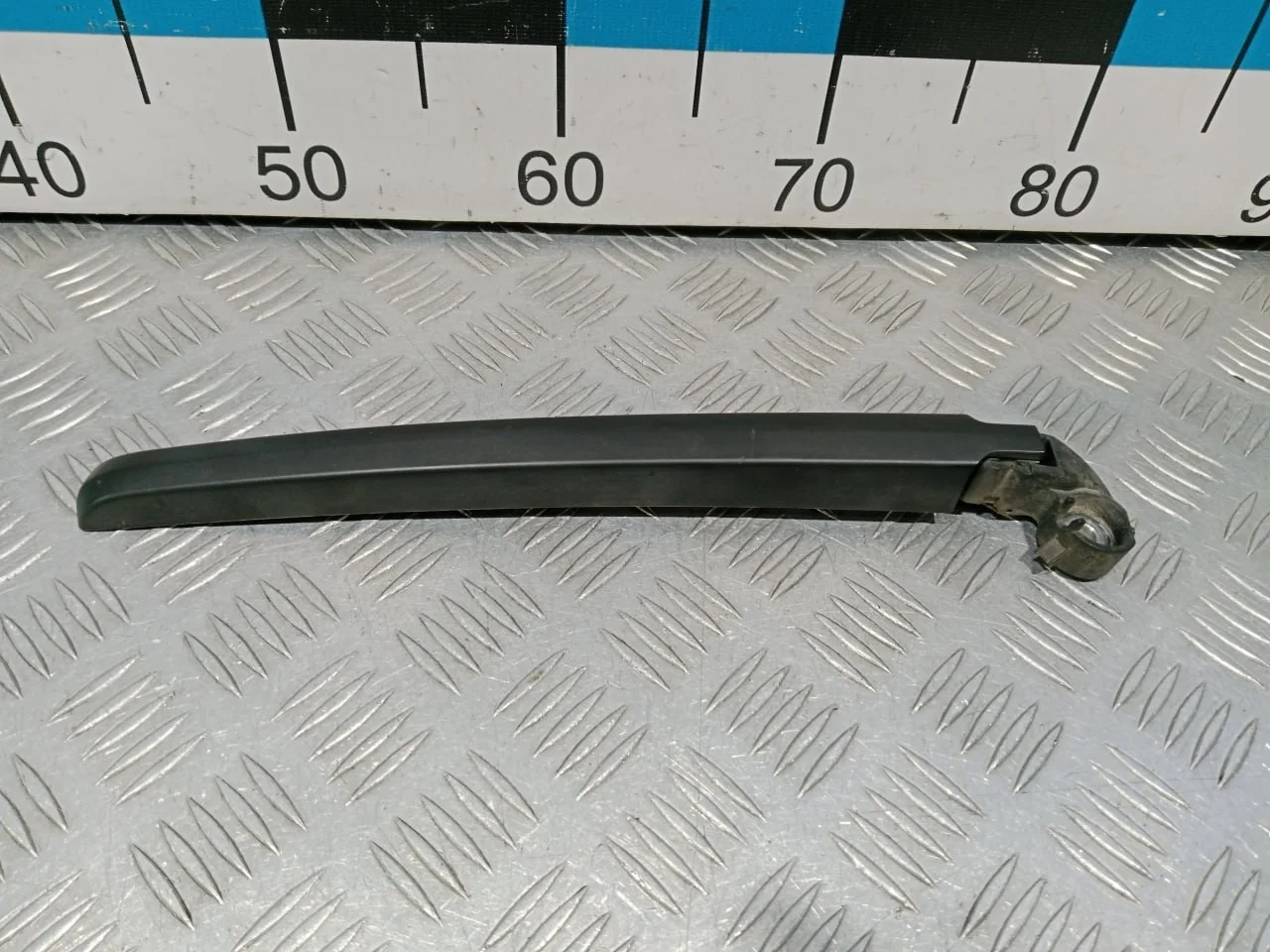 [Б/У] Поводок стеклоочистителя заднего - Небольшая царапина [ХОРОШЕЕ] [Код: 00654029 ]